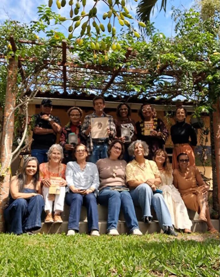 Clube de Leitura da Casa Amarela – Heloisa Souza
